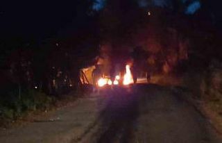 Ordu’da panik anları: İş makinesi yüklü tır...