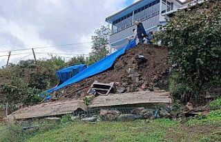 Ordu’da sağanak nedeniyle istinat duvarı yıkılan...