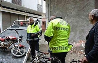 Ordu’da tescilsiz ve yakalaması olan motosikletler...