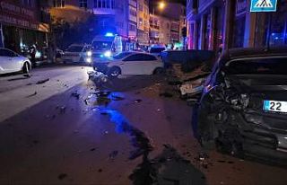 Ortalığın savaş alanına döndüğü kaza kameraya...