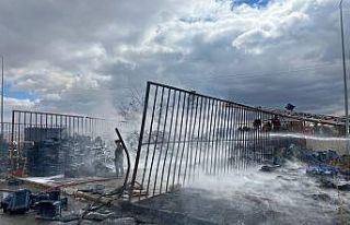 Ot yangını plastik kasalara sıçradı, faciadan...