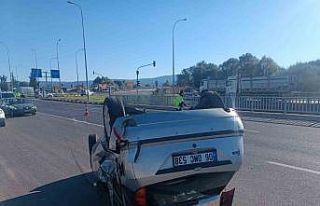 Otomobil ile kamyonet çarpıştı: 2 yaralı