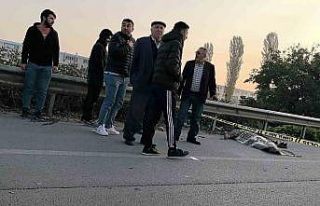 Otomobilin çarptığı adam hayatını kaybetti