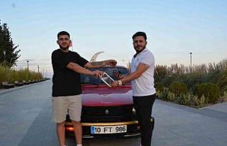 (Özel) Yok böyle takas: Iphone 16 ile otomobili...