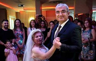 Platonik aşkına kavuşamadı, damatsız düğün...