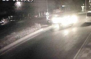 Polis uygulamasına bakarken kaza yaptı: İlginç...