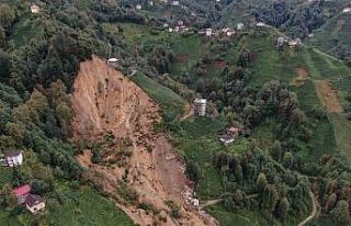 Rize’de heyelanın yaşandığı alan havadan görüntülendi