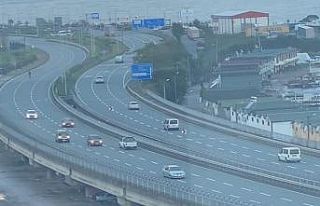 Rize’de ters şeride giren araç trafiği tehlikeye...