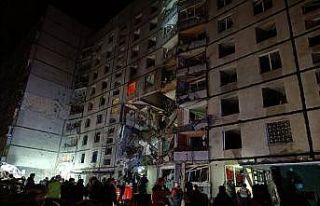 Rusya Harkov’da sivillerin bulunduğu binayı hedef...