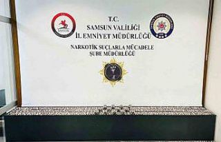Samsun’da bir araçta 5 bin 530 adet sentetik ecza...