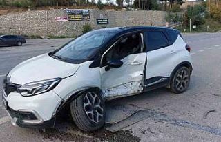 Samsun’da kavşakta 2 araç çarpıştı