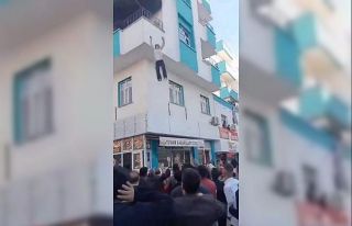 Şanlıurfa’da ev yangını: 2’nci kattan atlayarak...