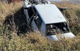 Şarampole devrilen TOFAŞ’ın sürücüsü yaralandı