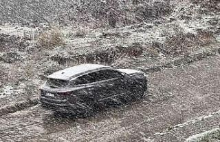 Sarıkamış’ta yoğun kar yağışı etkisini sürdürüyor