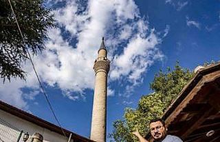 Sekiz asırlık cami aslına çevriliyor