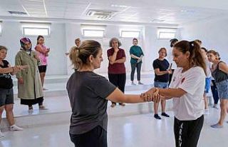 Şiddete karşı kadınlara savunma eğitimi