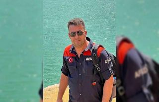 Siirt’teki yangına müdahale eden AFAD personeli...