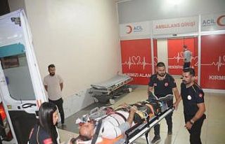 Şırnak’ta tır hafif ticari araçla kafa kafaya...