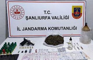 Siverek’te uyuşturucu madde ve silahlar ele geçirildi