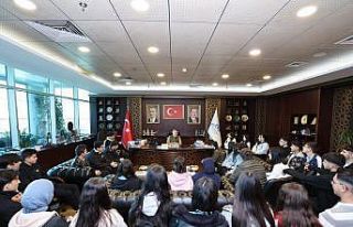 Sultangazi Belediye Başkanı Abdurrahman Dursun gençlerle...