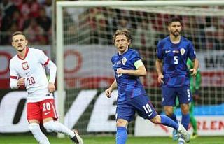 Szymanski gol attı, Livakovic kırmızı kart gördü