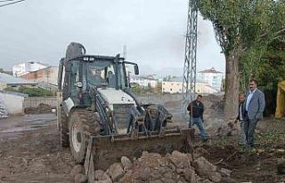 Taşlıçay’da sokak ve yol genişletme çalışmaları...