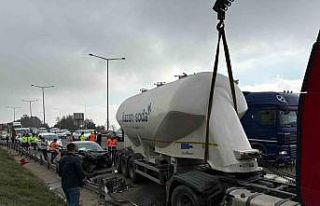 TEM’de karşı şeride geçen tanker ortalığı...