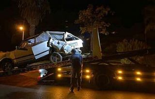 Ticari araç ve otomobil çarpıştı: 1 yaralı