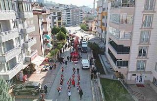 Tokat’ta miniklerden Cumhuriyet korteji