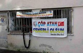 Trabzonlu vatandaştan çöp sorununa pankartlı çözüm