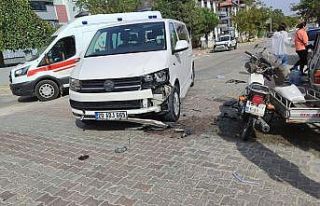 Transitle çarpışan motosikletin sürücüsü ağır...
