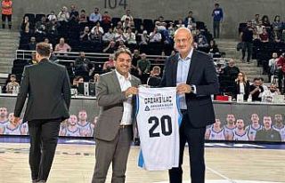 Türk Telekom Basketbol Takımı’na takviye gıda...