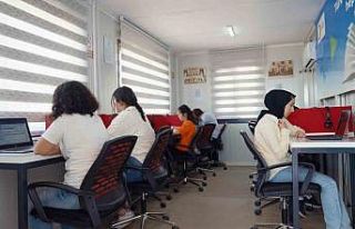 Türk Telekom ve Kızılay’ın 100. Yıl Kütüphaneleri...
