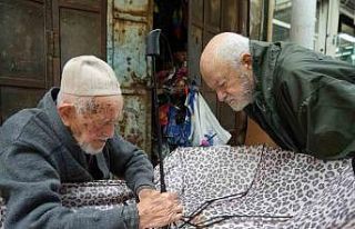 Türkiye’nin en yaşlı şemsiye tamircisi