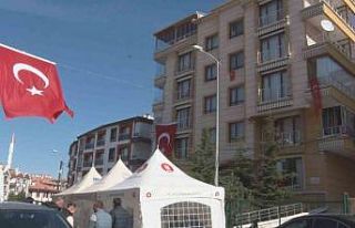 TUSAŞ şehidinin baba ocağına Türk bayrağı asıldı