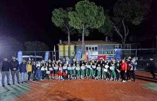 Ula’da küçükler basketbol gösteri maçı düzenlendi