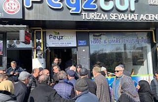 Umreye gitmek isteyen yüzlerce kişiyi dolandıran...