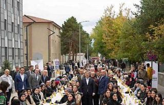 Üniversite öğrencilerine hoş geldiniz kahvaltısı