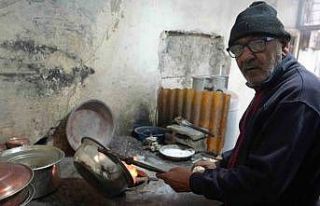 Unutulmaya yüz tutmuş kalaycılık mesleğini yaşatıyor