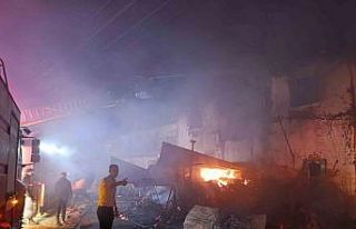 Uşak’ta meydana gelen yangında itfaiye eri yaralandı