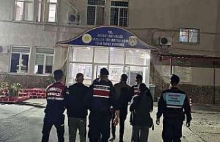 Uyuşturucuyu sattığı esnada suçüstü yakalandı