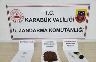 Üzerlerinde uyuşturucu çıkan 3 kişi gözaltına...