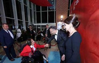 Vali Aksoy ve eşi Cumhuriyet Bayramı dolayısıyla...