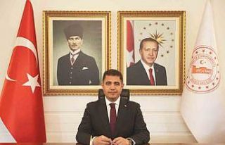 Vali Aslan, “Cumhuriyet, aziz milletimizin damarlarındaki...