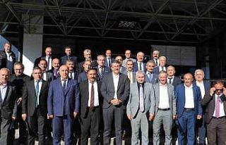 Vali Çelik muhtarlara bir araya geldi