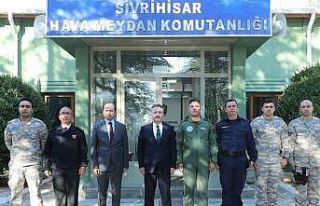 Vali Hüseyin Aksoy, Sivrihisar Hava Meydan Komutanlığı’nı...