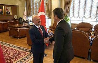 Vali Varol, tebrikleri kabul etti