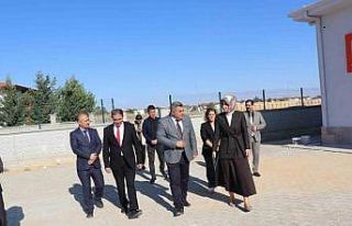 Vali Yiğitbaşı, Olgunlaşma Enstitüsü’nde incelemelerde...