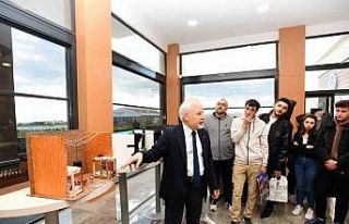 Van YYÜ’de ‘Tiyatro Dekorları Maket Sergisi’...