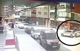 Vitesi karıştıran sürücü, otomobiliyle güzellik...